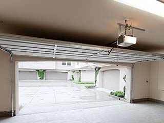 Modern Garage Door Features In Livingston